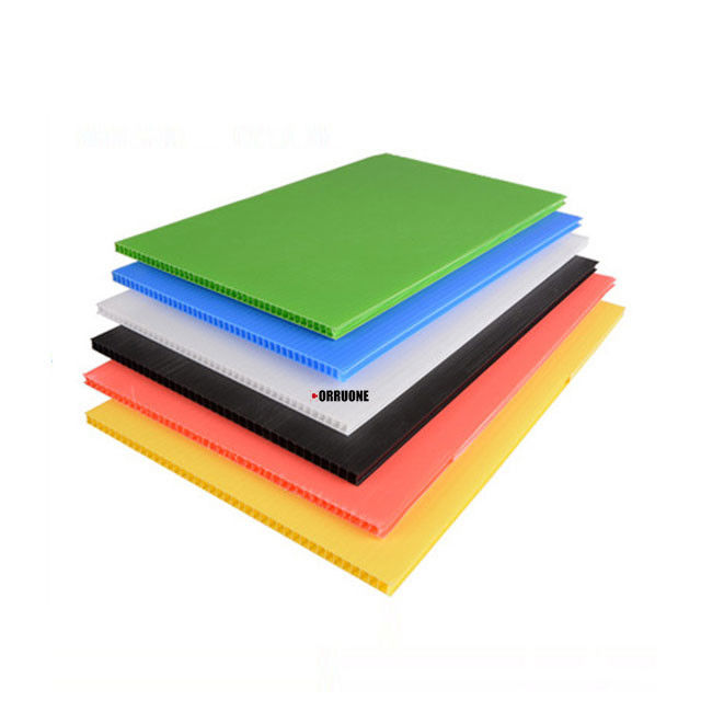 PP 4x8 4mm 5mm Correx Board White Correx لوح مخدد مخصص