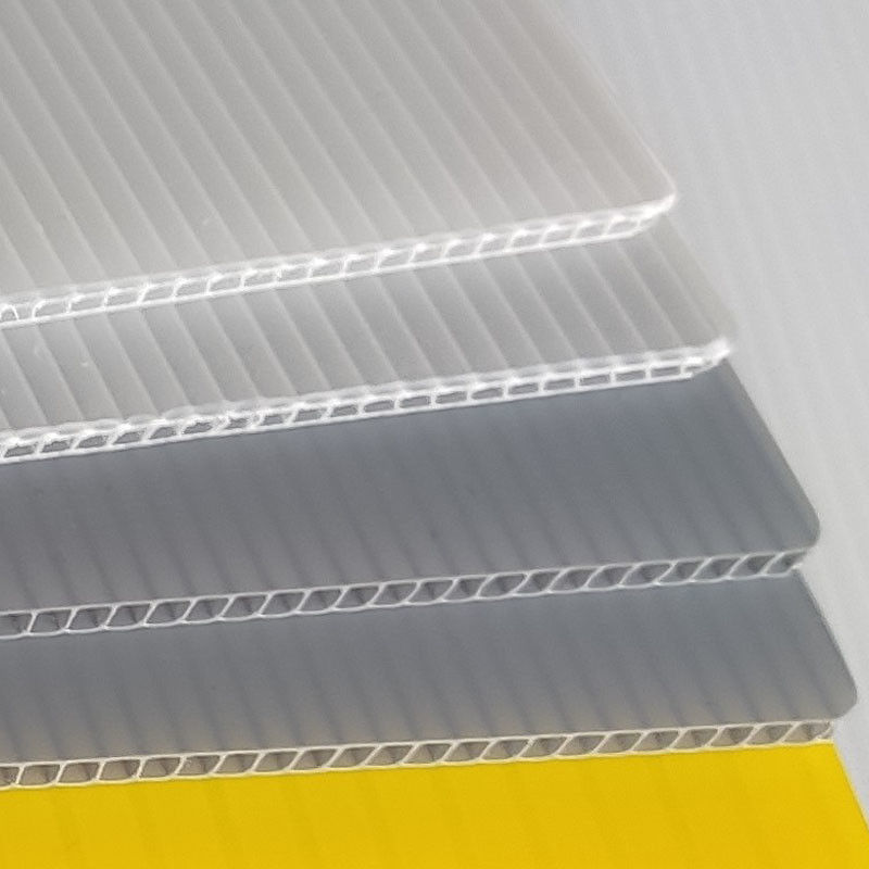 PP 4x8 4mm 5mm Correx Board White Correx لوح مخدد مخصص