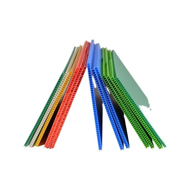 ورقة الكورفلوت 2mm 3mm 4mm 5mm 6mm 7mm ورقة بلاستيكية ملفوفة correx board polypropylene honeycomb panel